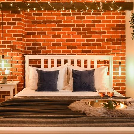 Elegant Studio - Urban Escape In Bucureşti Ngoại thất bức ảnh